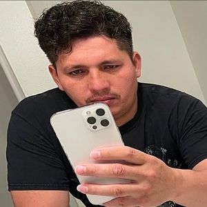 Meet your Posher, Carlo